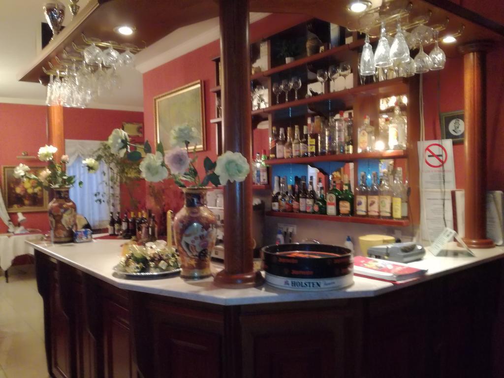 Hotel Arany Trofea Eger Bagian luar foto