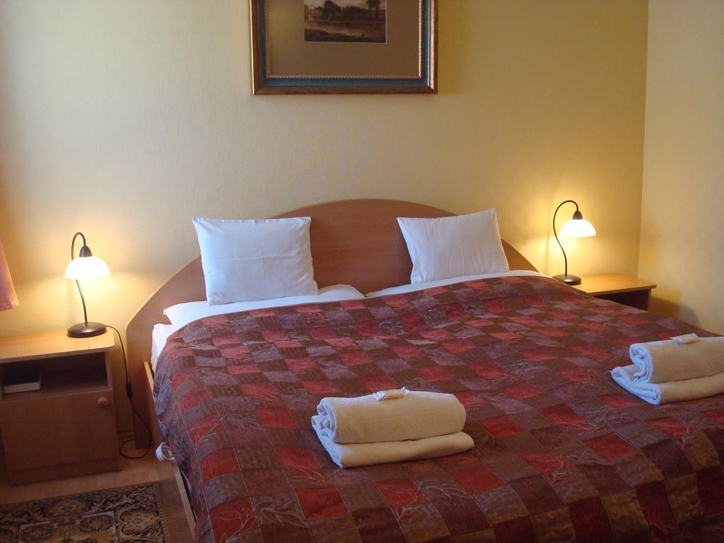 Hotel Arany Trofea Eger Bagian luar foto