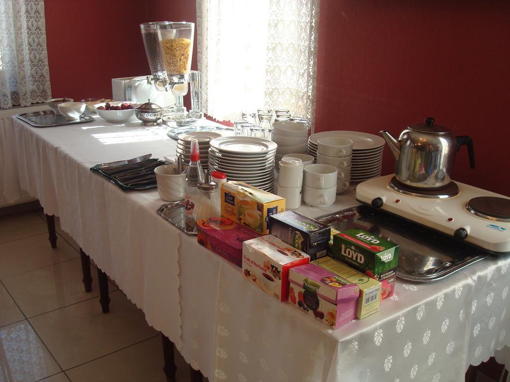 Hotel Arany Trofea Eger Bagian luar foto